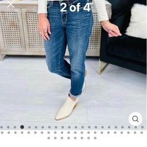 Judy Blue Mid rise Convince Your Boyfriend Jeans